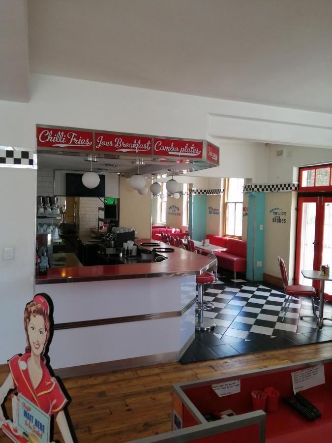 Savoy Hotel Beaufort-West Beaufort West Exterior photo